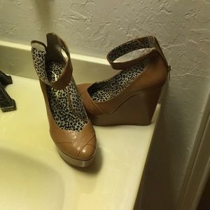 Jessica Simpson wedges. Never been worn.